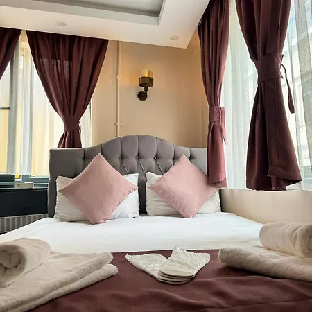 Asmali Pera Hotel 3*