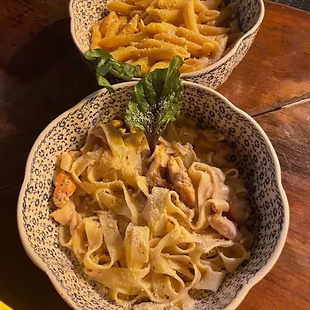 Asmali Pera فندق 3*